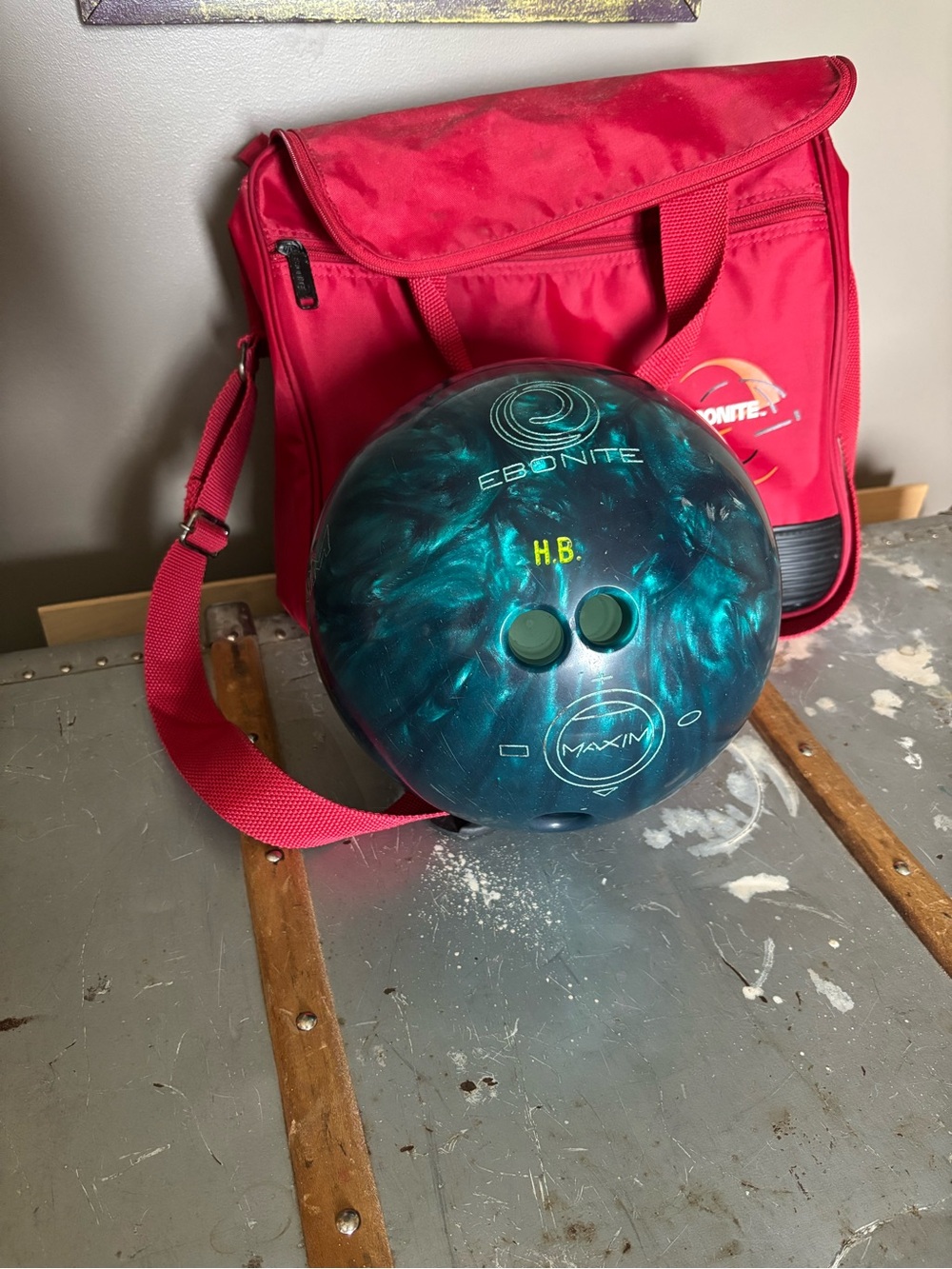 Ebonite Maxim Bowling Ball 🎳 with red carrying bag